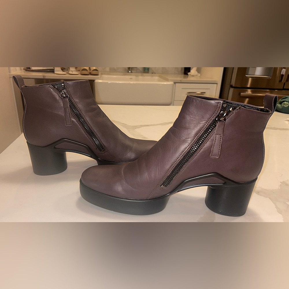 ECCO Boots - shape sculpted motion 35 ankle boots! Size 40 Brand new without box